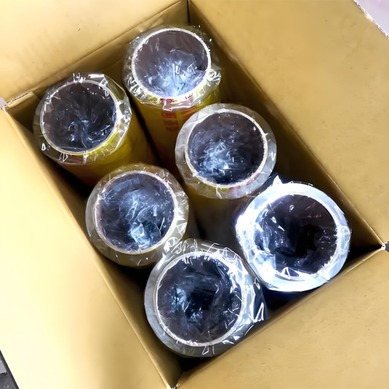 Film melekat PVC yang sangat transparan Film melekat PVC yang sangat transparan